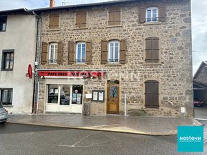 A 15 minutes de Feurs  centre Haute Rivoire bel immeuble en pierre avec local commercial e