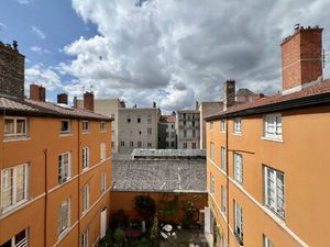 BELLECOUR – RUE SALA - T2 de 30 63 m² :