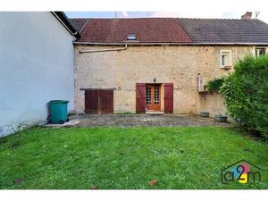 A vendre! Maison en pierre avec un beau potentiel!