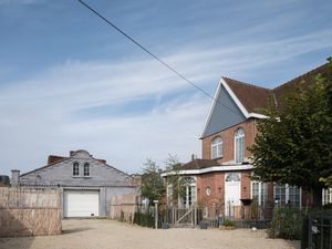 Commercieel te koop in Sint-Amandsberg met 4 slaapkamers