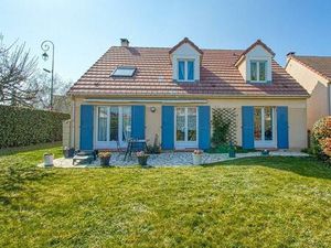 Maison 5 pièces de 142 m2 à Orgeval (78630)  488m2 de terrain.