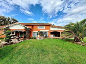 A vendre proche de Lannemezan: Superbe villa contemporaine de très haute qualité avec vue.