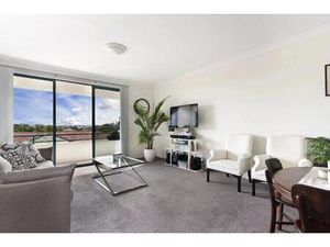 Superbe T2 Avec Sa Grande Chambre Et Son Balcon