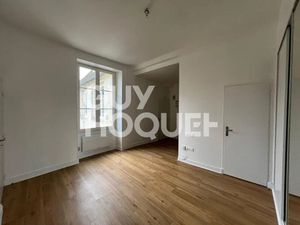 Location appartement 1 pièce 33.92 m² à Laon (02000)  475 €