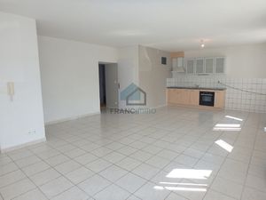 APPARTEMENT 3 PIECES AU RDC