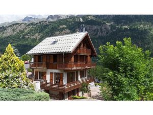 Vente villa 8 pièces 146 m² à Vaujany (38114)  944 000 €