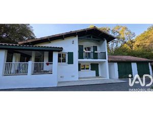 Vente maison 6 pièces 146 m² Saint-Palais (64120)