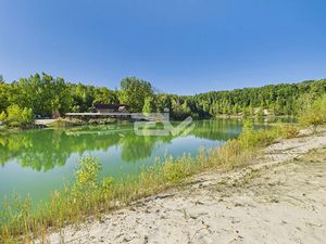 Vente propriété 48 pièces 1050 m² à Soissons (02200)  3 657 500 €