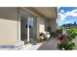 Appartement P4 de 80 m2 avec terrasse et deux places de park