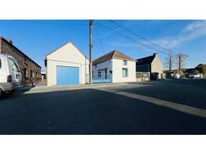 Vente en viager - Maison 4 façades située à Laplaigne.