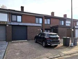 Un bijou dans un quartier haut de gamme. Prêt à emménager e