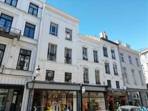 Immeuble de rapport avec cachet  au cœur de la rue de Namur