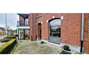 Surface commerciale/bureau avec parkings