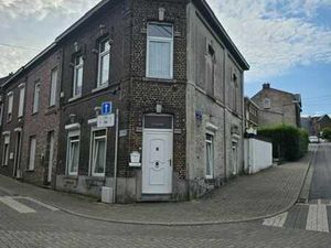 MAISON A RENOVER ENTIEREMENT  IDEALEMENT SITUEE