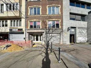 ESPACE PRO +/- 130M2 + GRAND GARAGE - BVD TIROU