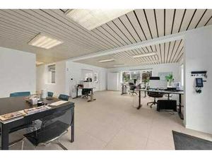 Entrepôt avec bureaux à Grimbergen