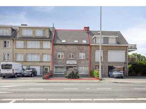 Propriété commerciale avec maison spacieuse à vendre à Ekere