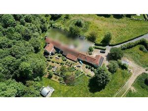 Ensemble Immobilier Verdoyant à Ittre