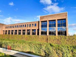Kantoorruimte van 275 m² te huur