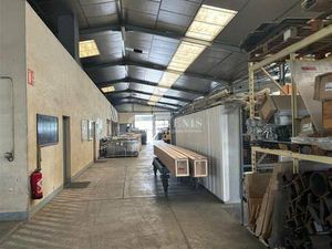 Local d'activités à vendre