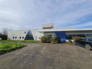 Local d'activités à louer