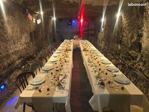 Location cave festive