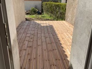 T 2 entierement renove avec jardin