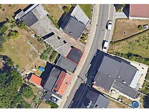 Vente de deux garages en front de rue.