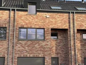 Jolie maison bel étage avec 3 chambres - garage - jardin