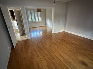 Maison quatre chambres  proximité  commerces   piscine et centre-ville