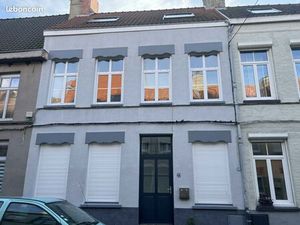 Bergues : Maison 110m² habitable refait à neuf  3 chambres  2 sdb  sans extérieur  on pose