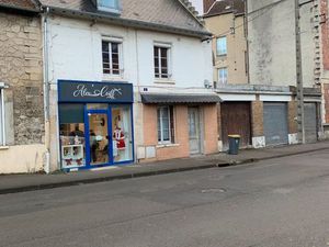 Maison de ville proche ch et gare