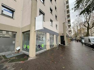 Location commerce 159 m² à Villeurbanne (69100)