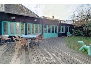 Propriété en pierre au charme multiple avec jardins  au coeur du Bouscat