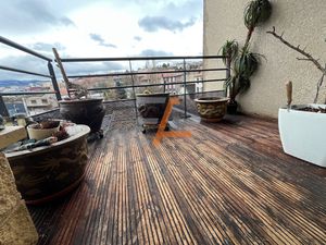 Immeuble de 2010  T3 avec terrasse  garage et ascenseur