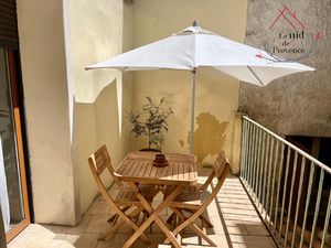 À vendre Appartement avec cour et terrasse à Pernes-les-Fo