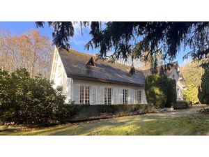 HOUDAN 15 MIN -Maison spacieuse dans domaine privé à Abondan