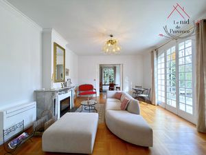 Propriété d'exception de 340m2 au coeur d'Orange