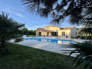 SAINT ETIENNE DE FOUGERES  Maison d'environ 135 m2 avec pisc