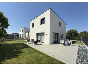 A proximité de Colmar  à Sainte-Croix-en-Plaine  Maison indi