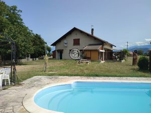 Maison individuelle avec piscine à Vif - plaine de Reymure -