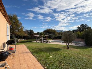 Villa plain pied T5 150 m2 avec piscine + studio et double garage Pourrières