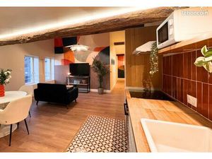 T2 DE CARACTÈRE EN PLEIN COEUR DE MÂCON - Rue Saint Nizier