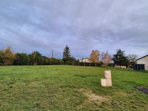 Vente terrain 877 m² à Courcôme (16240)  8 000 €