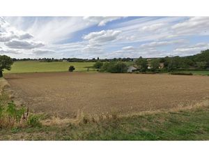 Vente terrain 10560 m² à La Fermeté (58160)  33 000 €