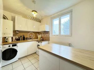 AGREABLE T4 LUMINEUX ET RÉNOVÉ