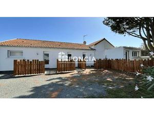 SAINT VIVIEN  ensemble immobilier de 5 appartements et 4 bureaux