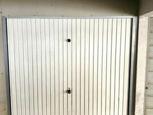 Parking/box 42 m² NIMES