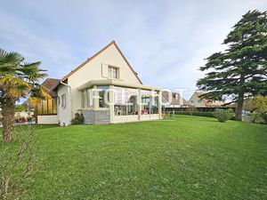 Maison 6 pièces de 164 m2 avec abri camping car à Douvres La Delivrande