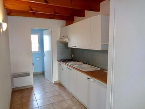 Location appartement 1 pièce 27 m² à Perigny (17180)  437 €